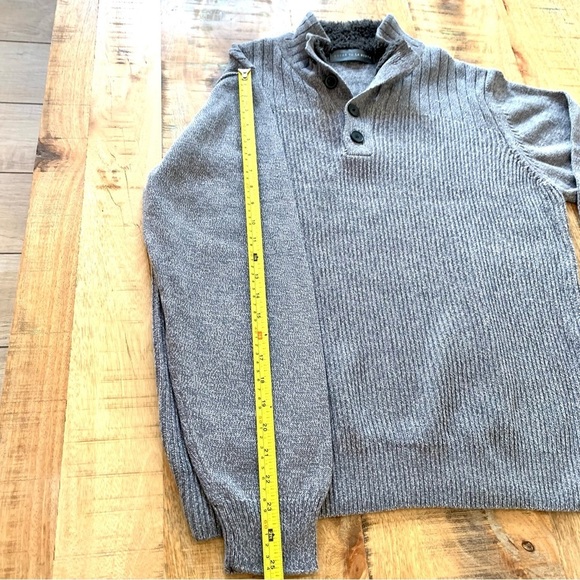 Oscar De La Renta Gray Cable Knit Sweater Sherpa-Lined Button Collar Size XL - Picture 7 of 12